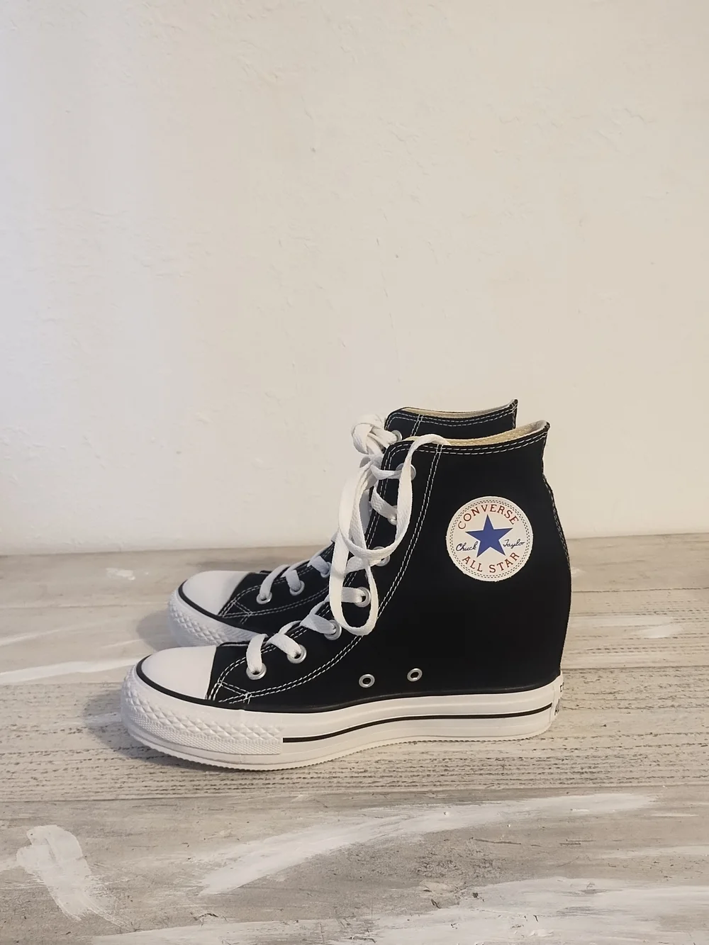 Converse Women  U.S.A 8All Star Wedge High Hidden Heel Chuck Taylor color black